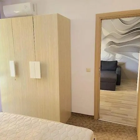 Tarsis Private Apartament ساني بيتش