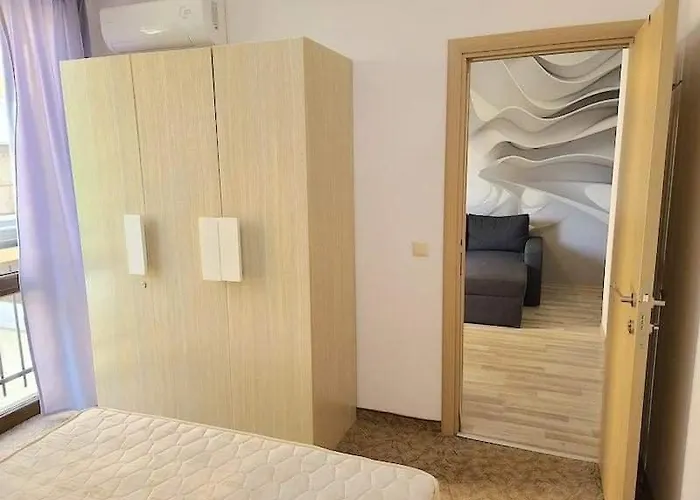 Tarsis Private Apartament ساني بيتش