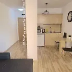 מלון Tarsis Private Apartament *